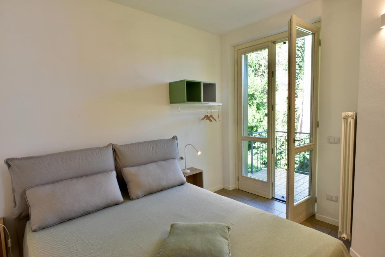 Italian Vacation Homes - La Petite Maison Du Lac Tavernola Bergamasca Bagian luar foto
